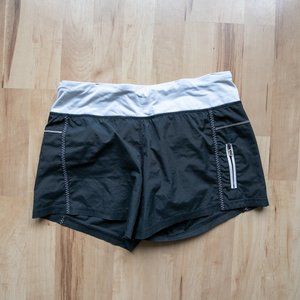 Lululemon Shorts Black/Pink Size 6